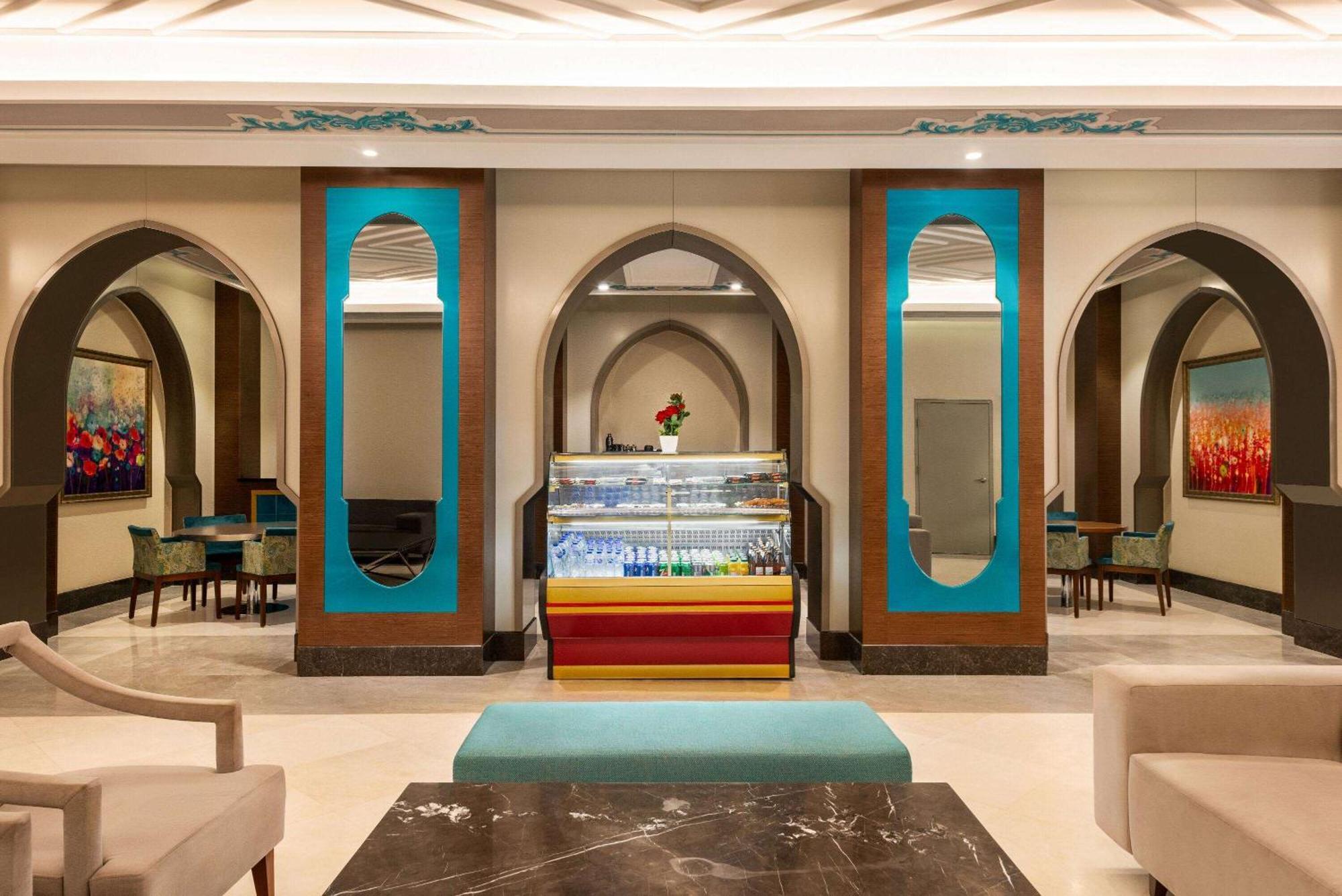 Ramada By Wyndham Makkah Zad Al Tayseer Мекка Экстерьер фото
